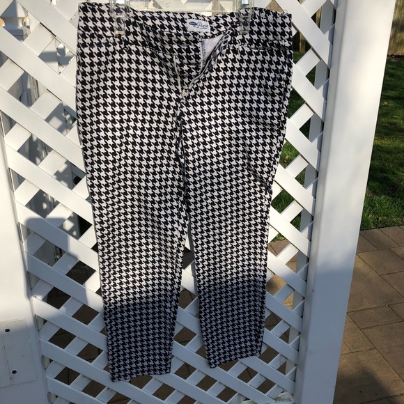 Old Navy Pants - Old Navy pixie pants